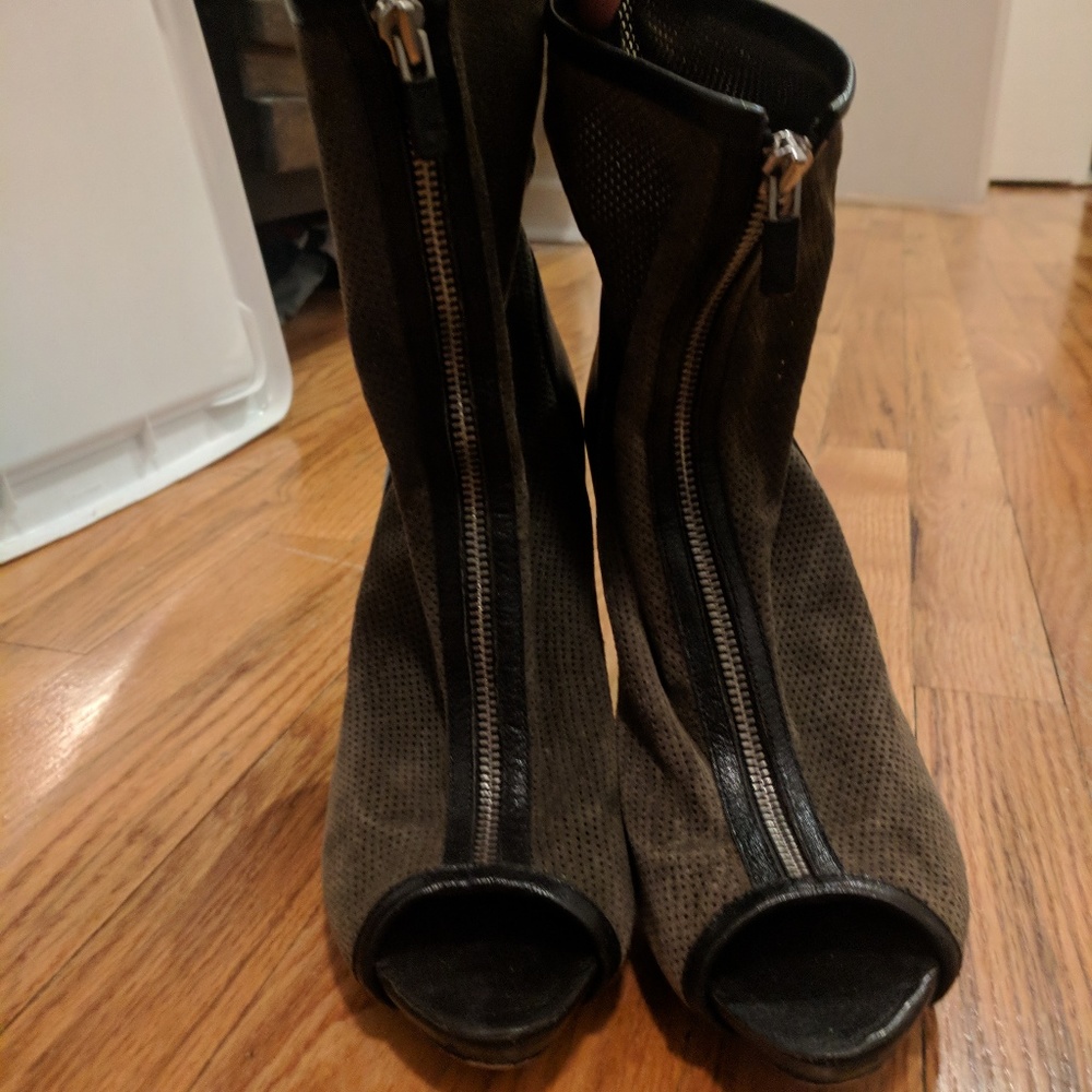 Cute Kathryn Amberleigh Booties ! View 3
